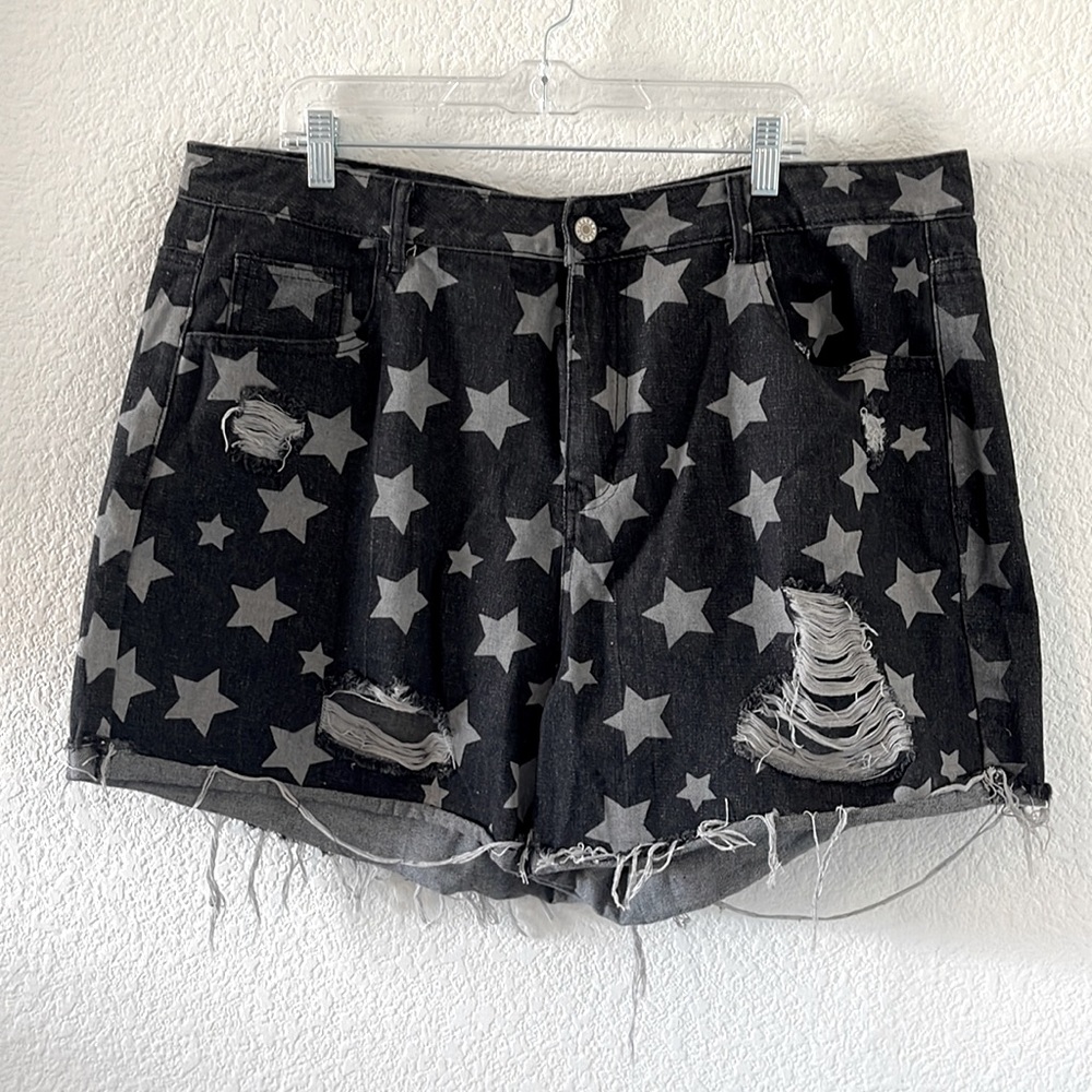 Star patterned shorts